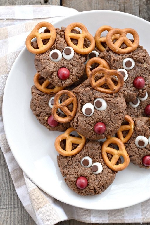 Chocolate-Peanut-Butter-Reindeer-Cookies-for-Christmas-683x1024