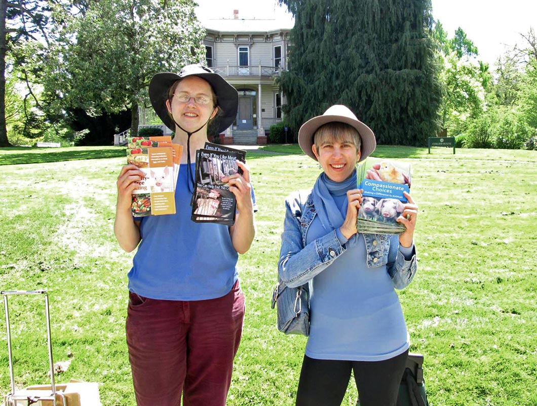 Cobie deLespinasse and Nettie Schwager at UO